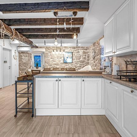 4 Bedroom Stunning Home In Murter Buitenkant foto